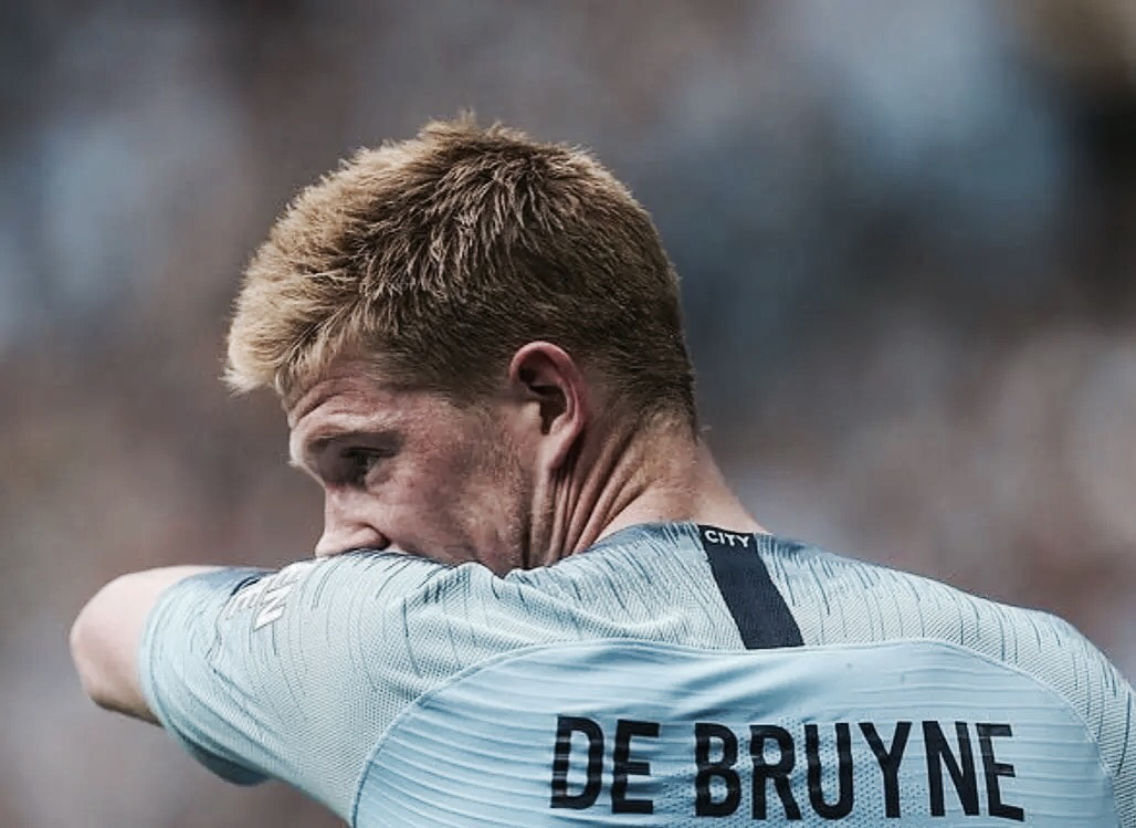 国米后卫邓弗里斯伤情不明复出无期，更换经纪人引转会猜测（国米后卫邓弗里斯伤势未明复出遥遥无期，换经纪人再起转会传闻）