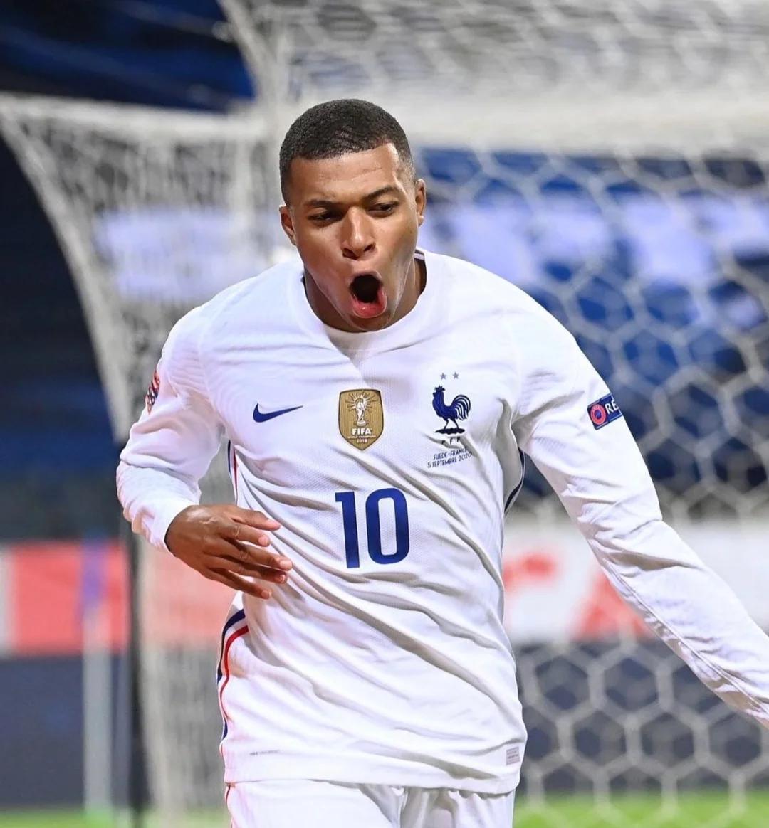 米体：彪马推出意大利超级杯用球，采用前沿科技打造（米体：彪马发布意大利超级杯官方用球，搭载尖端科技）