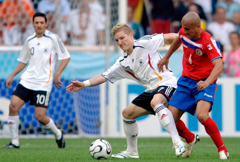 黄蜂新秀突破技术惊艳全场（黄蜂新星突破身手惊艳全场）