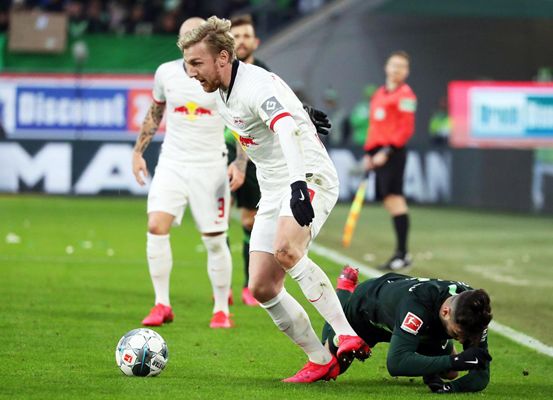 邮报：犯罪团伙盯上了英超球星及其家人，盗窃奢侈品换枪支（英超球星及家属被犯罪团伙盯上：盗窃奢侈品换取枪支）