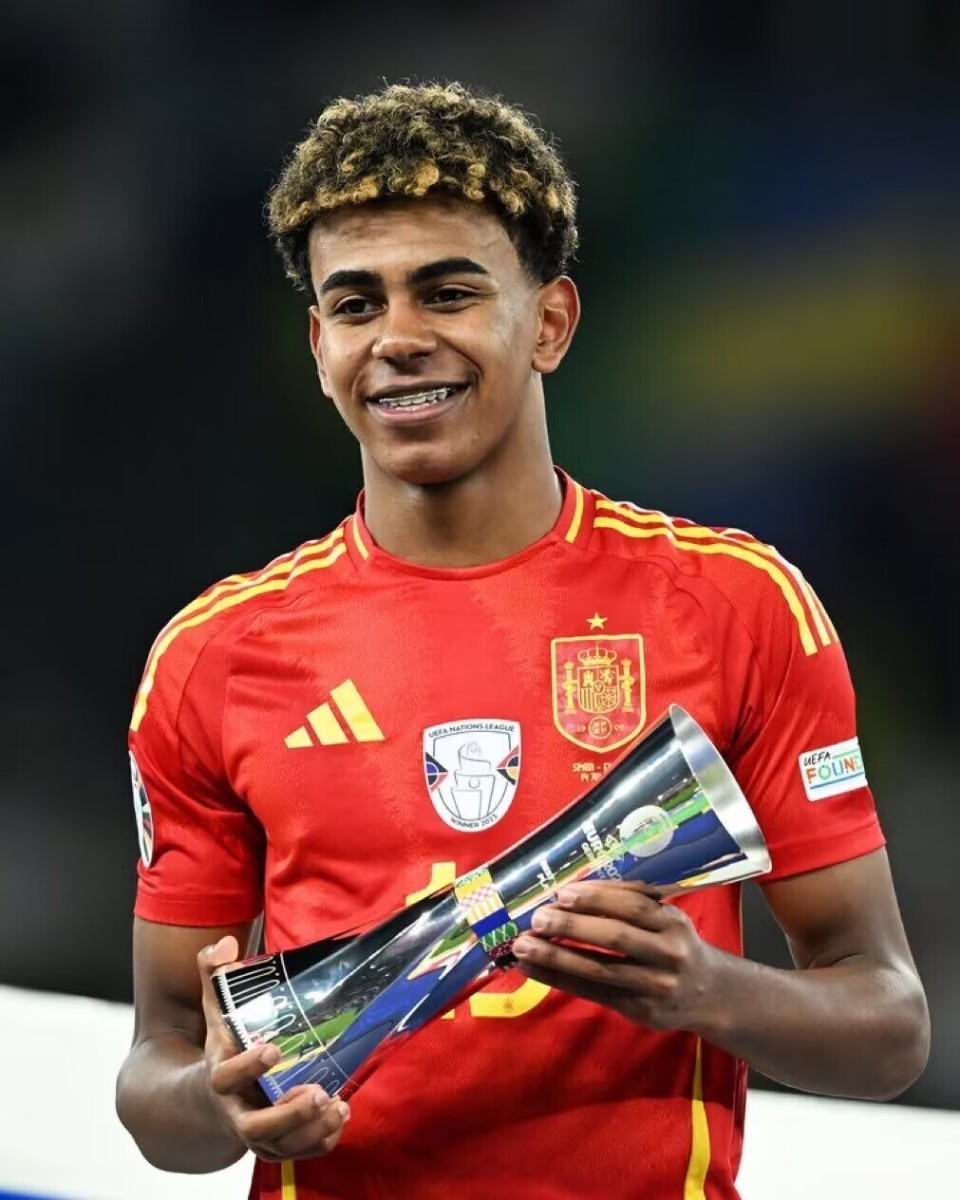 亨利：很多枪手球员都立志拿欧冠；难忘愤怒梅西训练过掉全队（亨利：阿森纳多名球员志在问鼎欧冠；回忆梅西怒火中训练一人过全队）