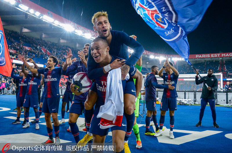 费迪南德：见到巴乔让我非常激动，那仿佛让我回到了童年时代（费迪南德：与巴乔相见激动万分，恍若重返童年）