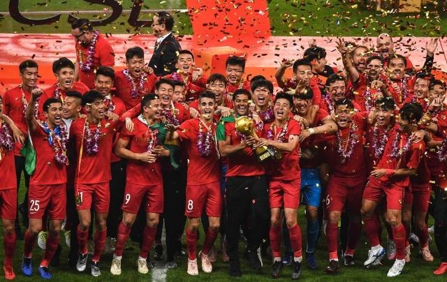 尝试新角色，德媒：罗伊斯将担任下周多特蒙德欧冠比赛评论员（罗伊斯尝鲜新身份：德媒称其下周出任多特欧冠解说员）